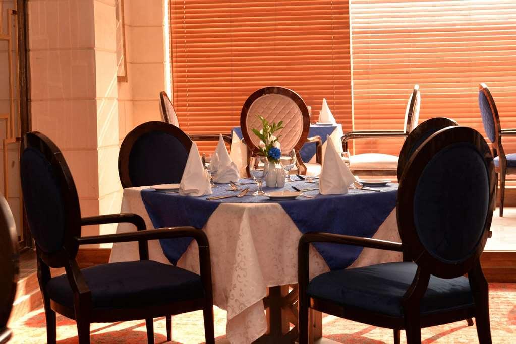 Hotel Best Western Premier Islamabad Restaurant photo